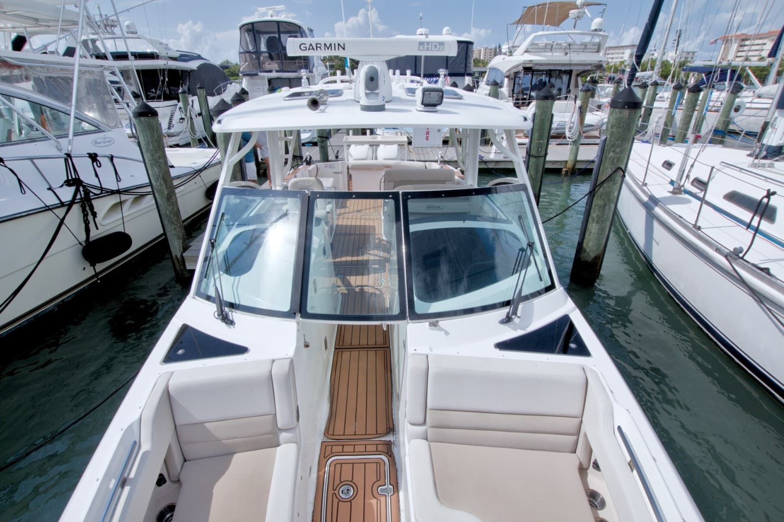 2017 Boston Whaler 320 Vantage