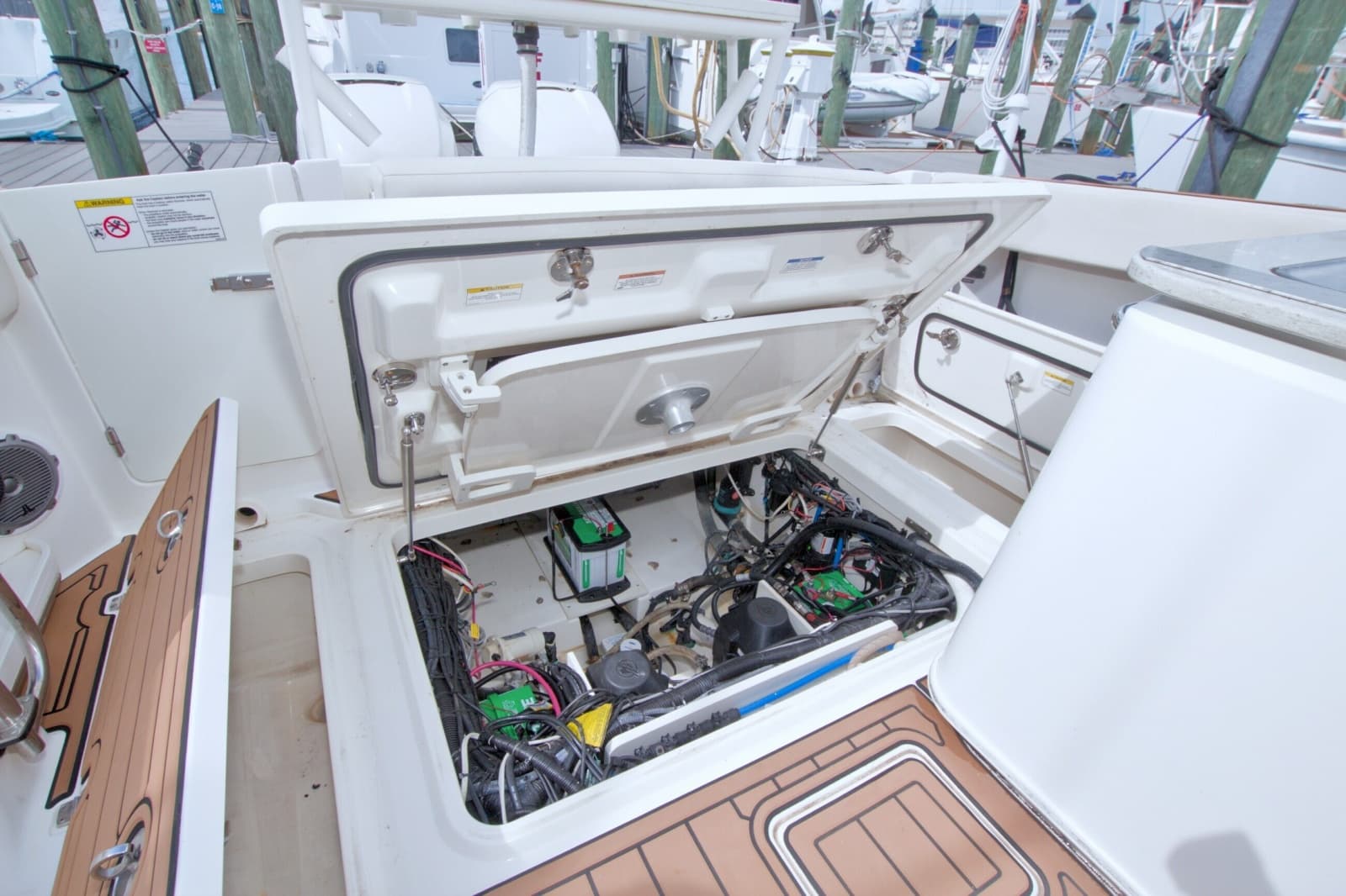 2017 Boston Whaler 320 Vantage