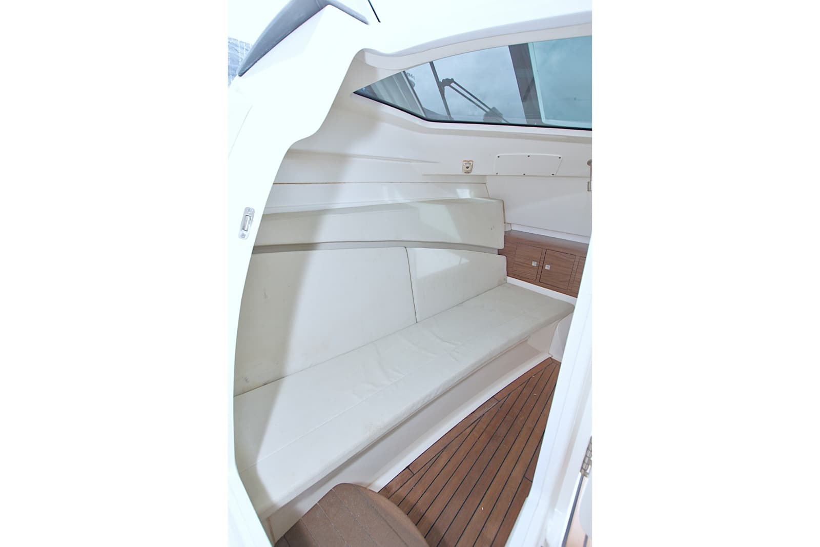 2017 Boston Whaler 320 Vantage