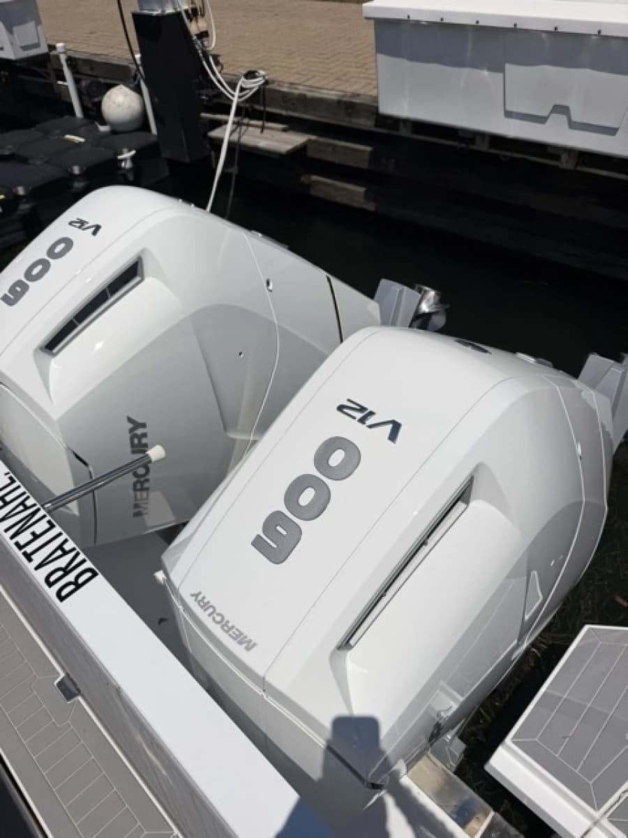2024 Cruisers Yachts 