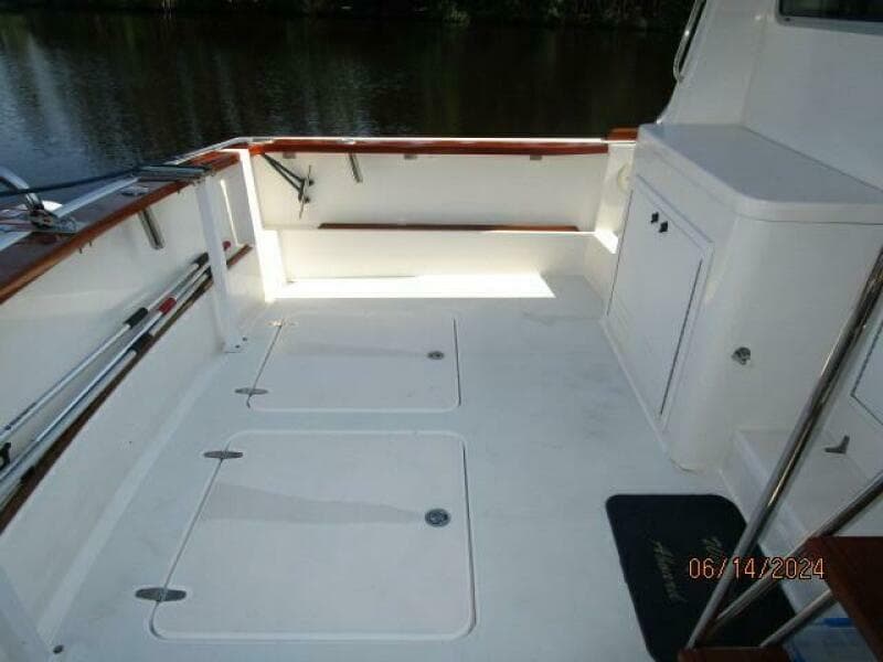 42' Sabre cockpit port