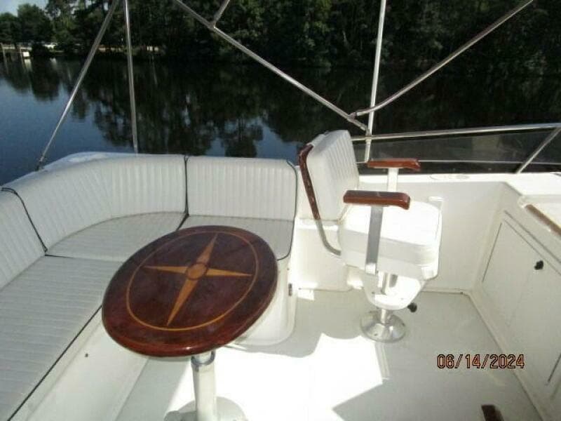42' Sabre flybridge port