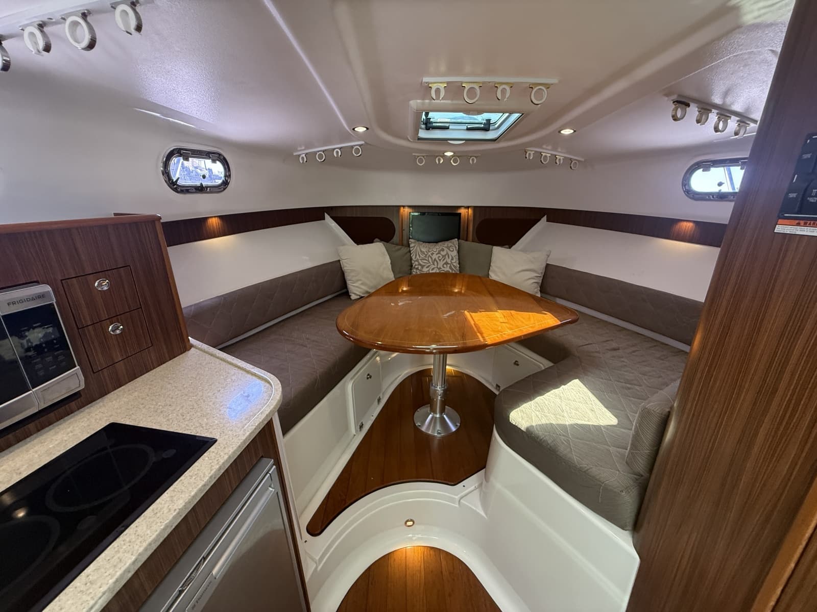 2016 Pursuit 345 OS