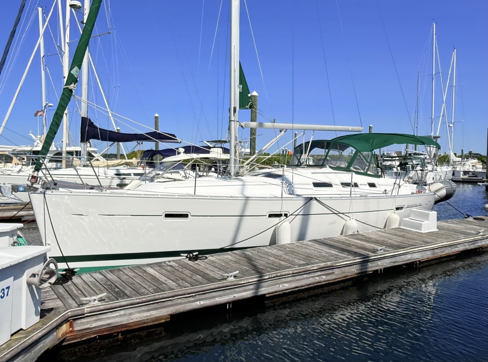 2004 Beneteau 373