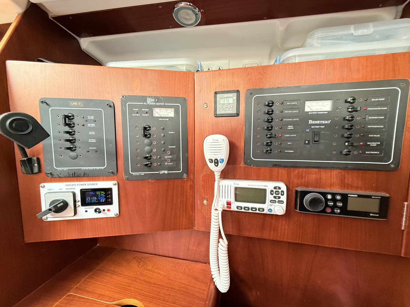 2004 Beneteau 373