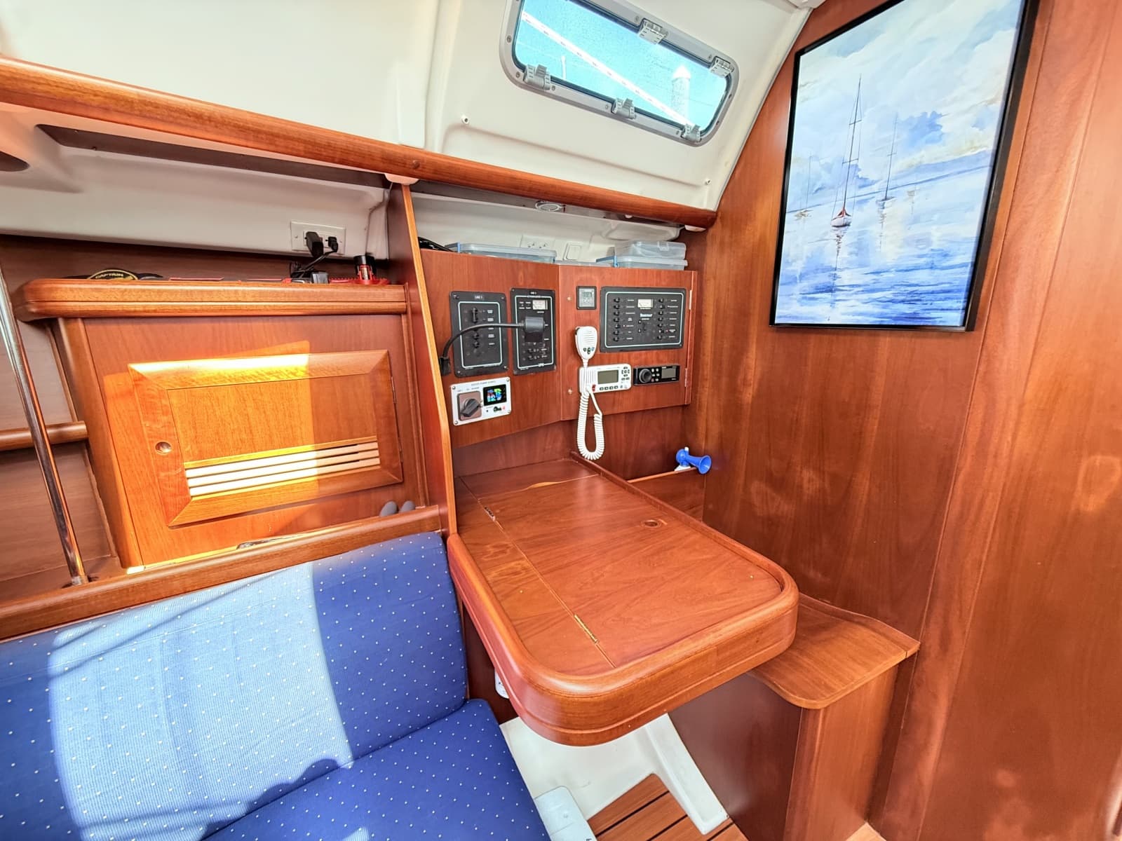 2004 Beneteau 373
