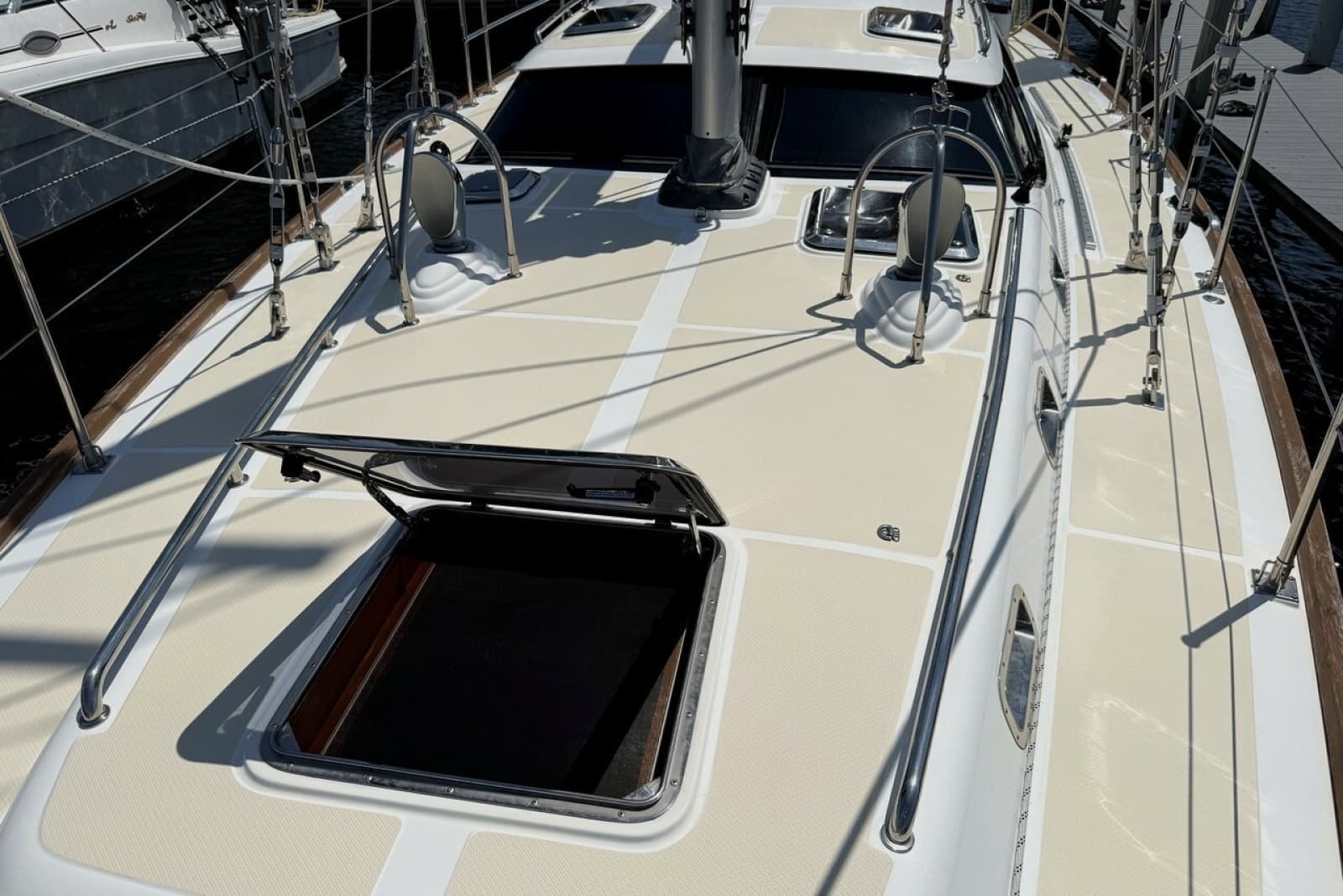 2016 Hylas 56