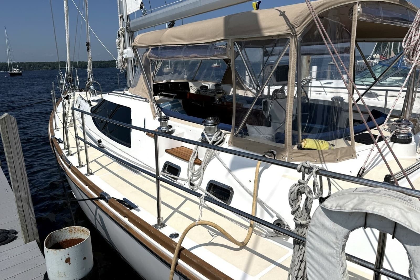2016 Hylas 56