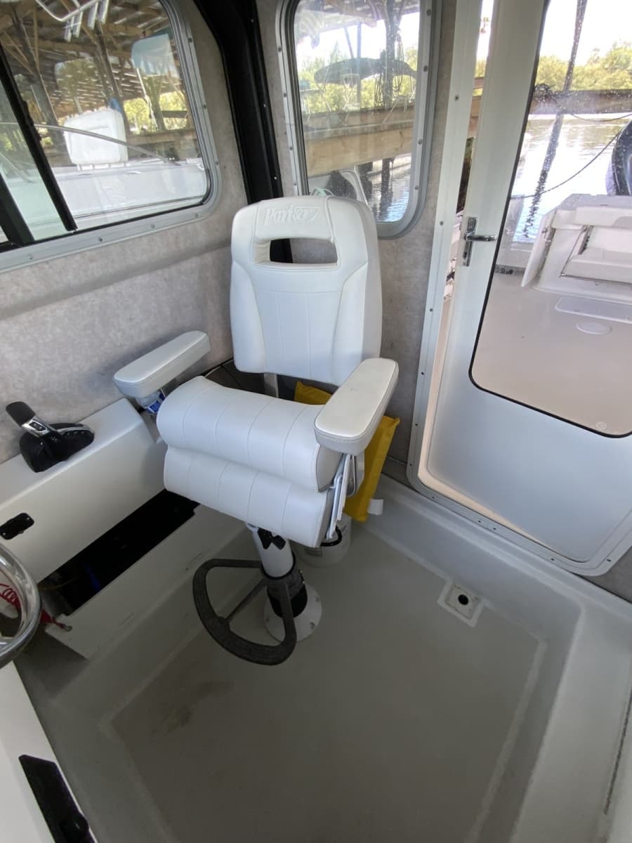 2022 Parker 2320 SC (Sport Cabin)