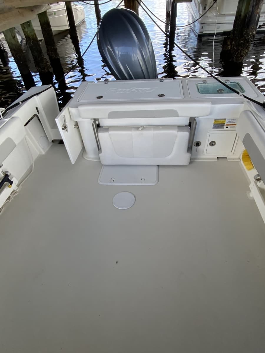 2022 Parker 2320 SC (Sport Cabin)
