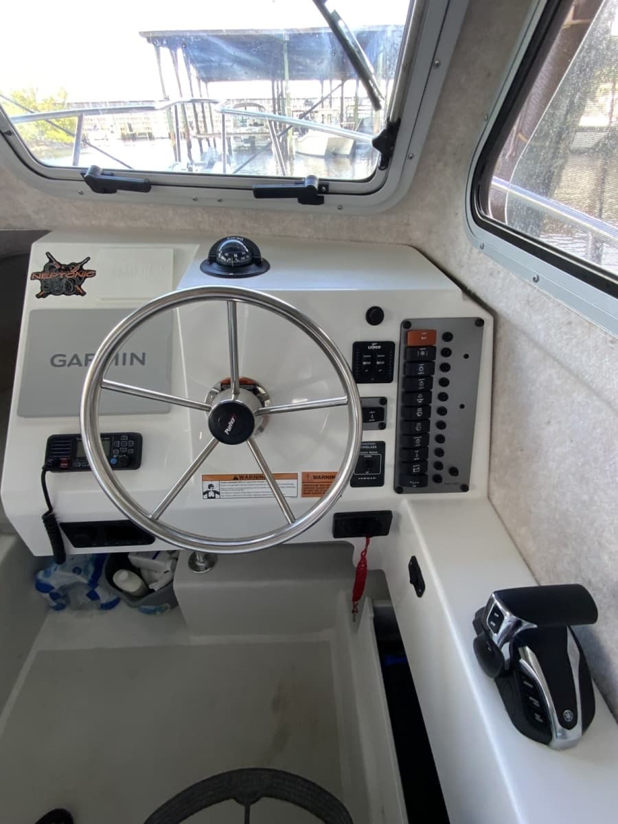 2022 Parker 2320 SC (Sport Cabin)
