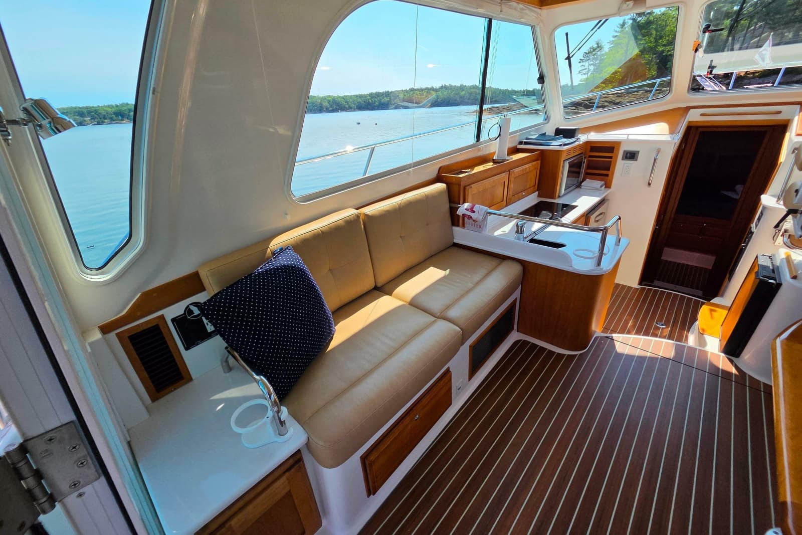 2018 Back Cove 37