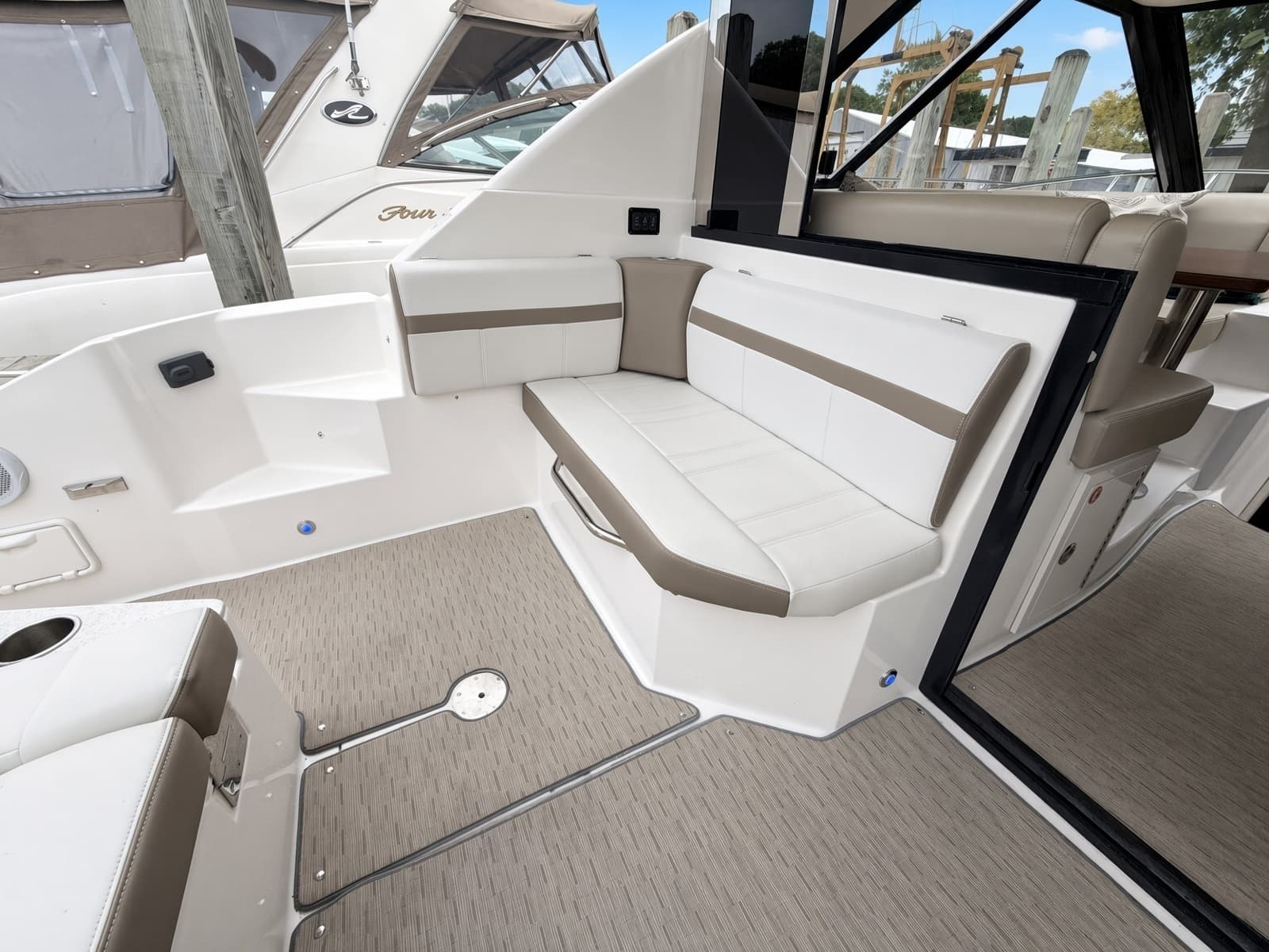 2016 Regal 42 Sport Coupe