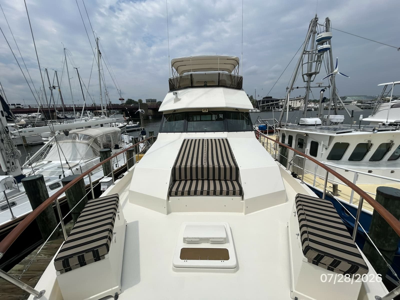 54' Hatteras foredeck aft