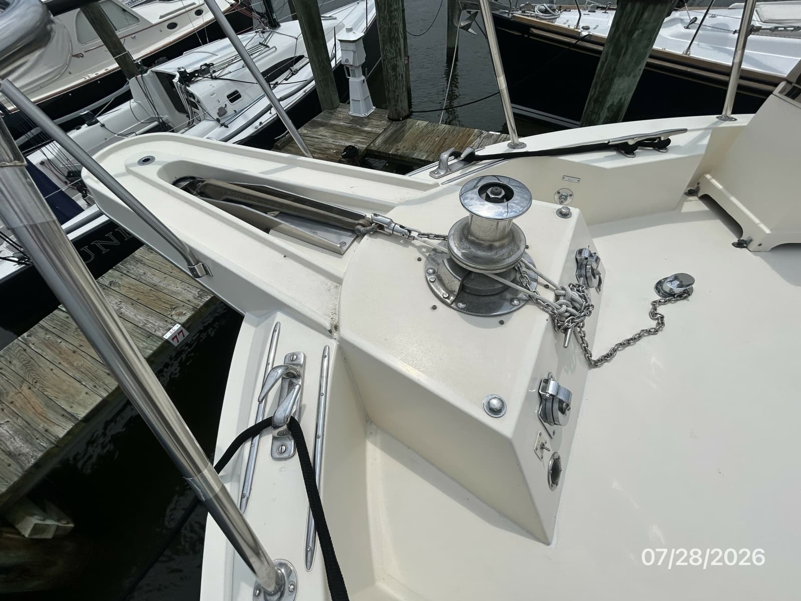 54' Hatteras anchor windlass1
