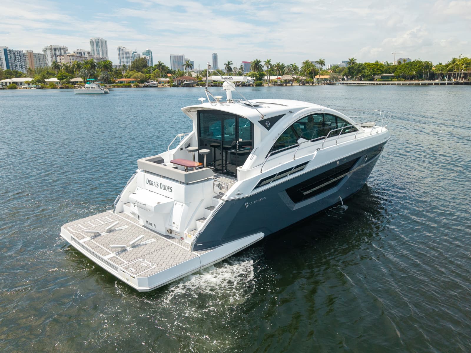 2023 Cruisers Yachts 50 CANTIUS