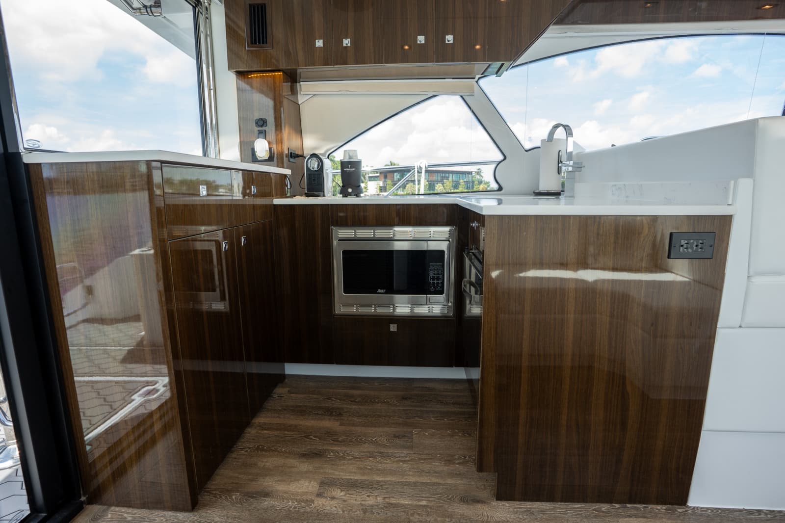 2023 Cruisers Yachts 50 CANTIUS