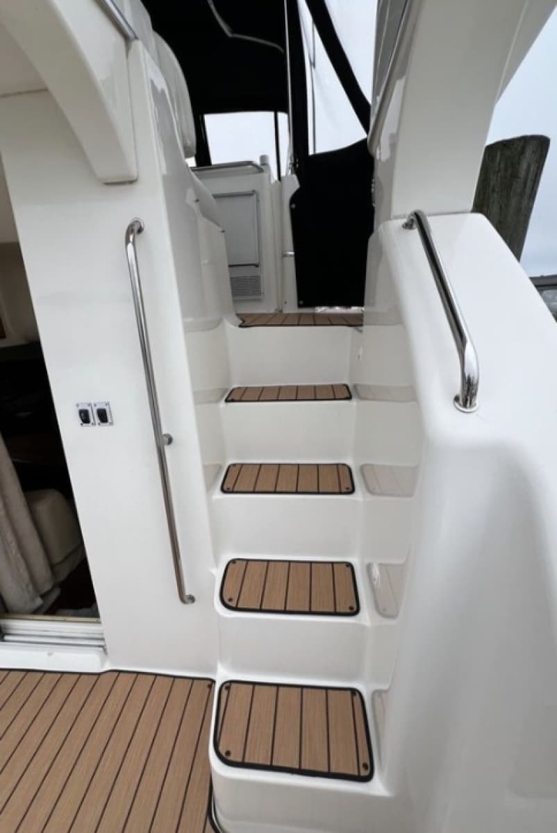 2001 Silverton 330 Sport Bridge