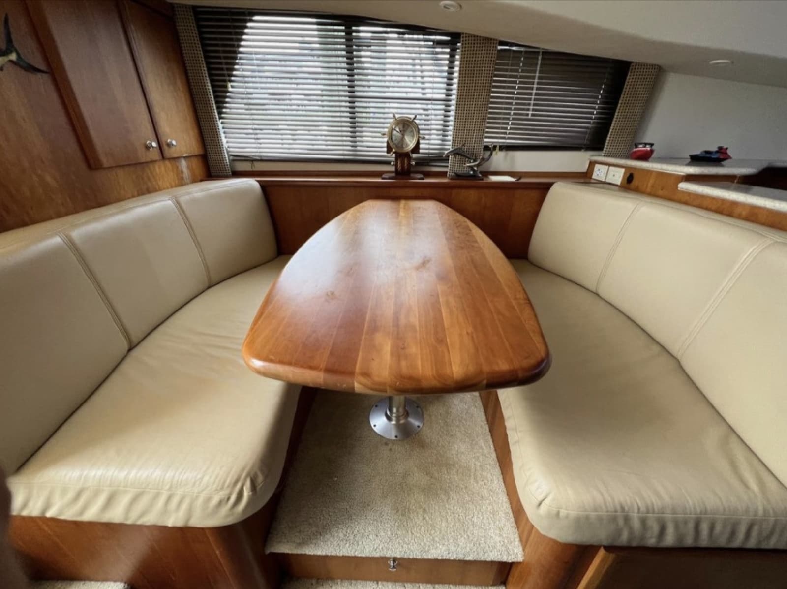 2001 Silverton 330 Sport Bridge