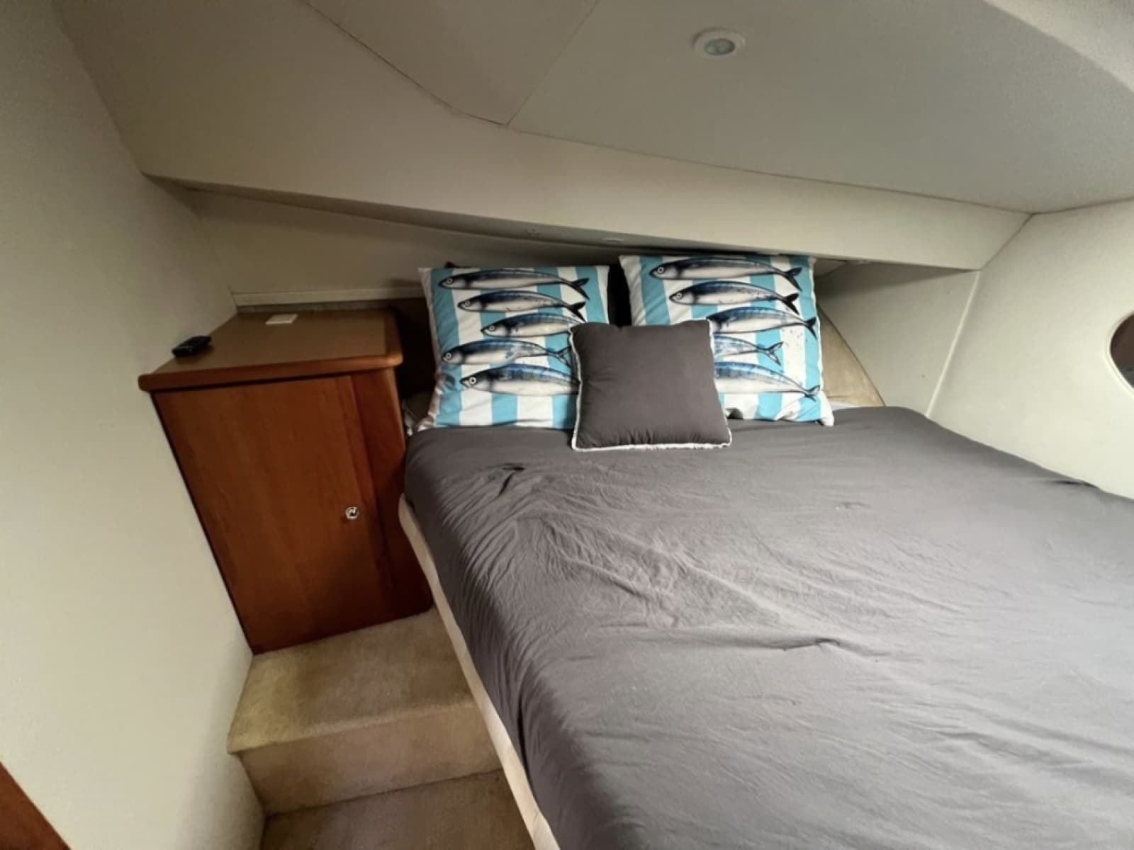 2001 Silverton 330 Sport Bridge