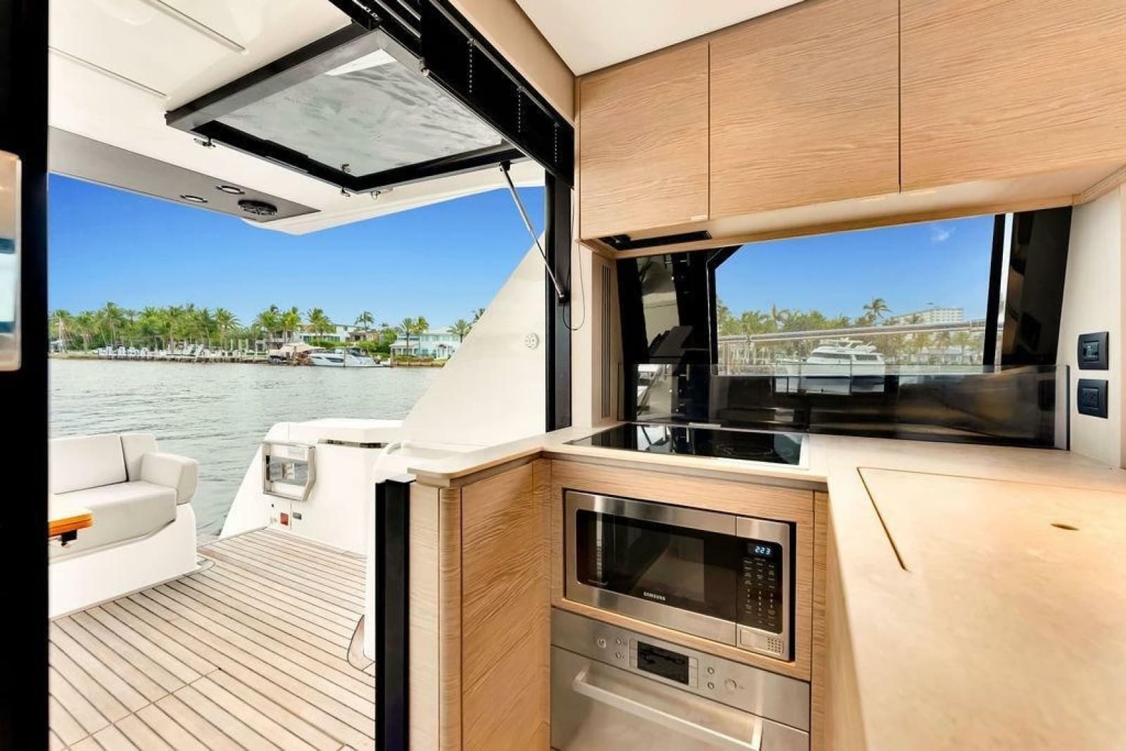 2021 Ferretti Yachts 500