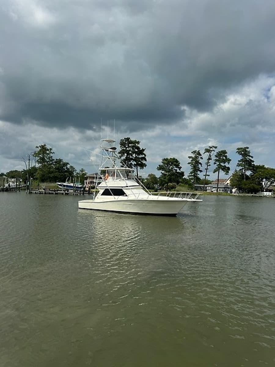 1990 Viking 43 Convertible
