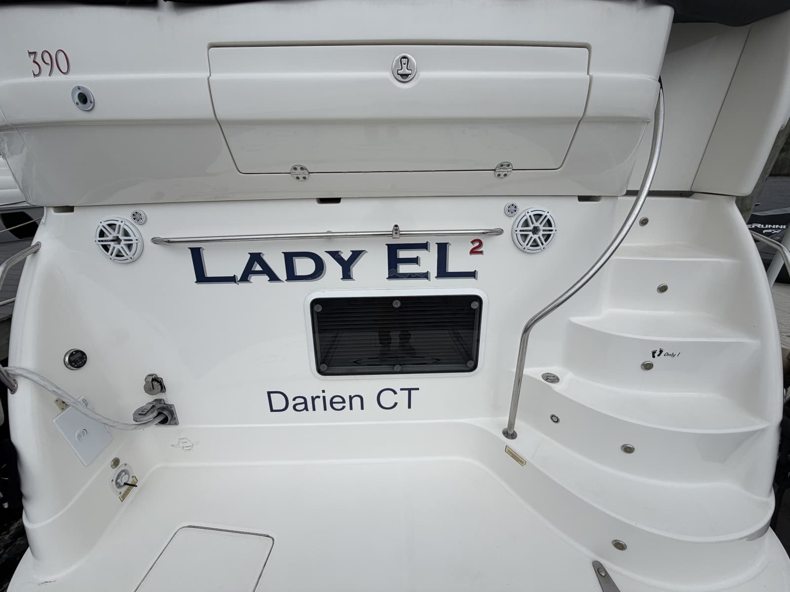 2005 Sea Ray 390 Motor Yacht
