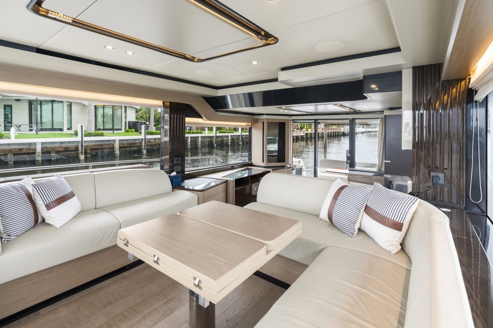 2022 Absolute Navetta 52