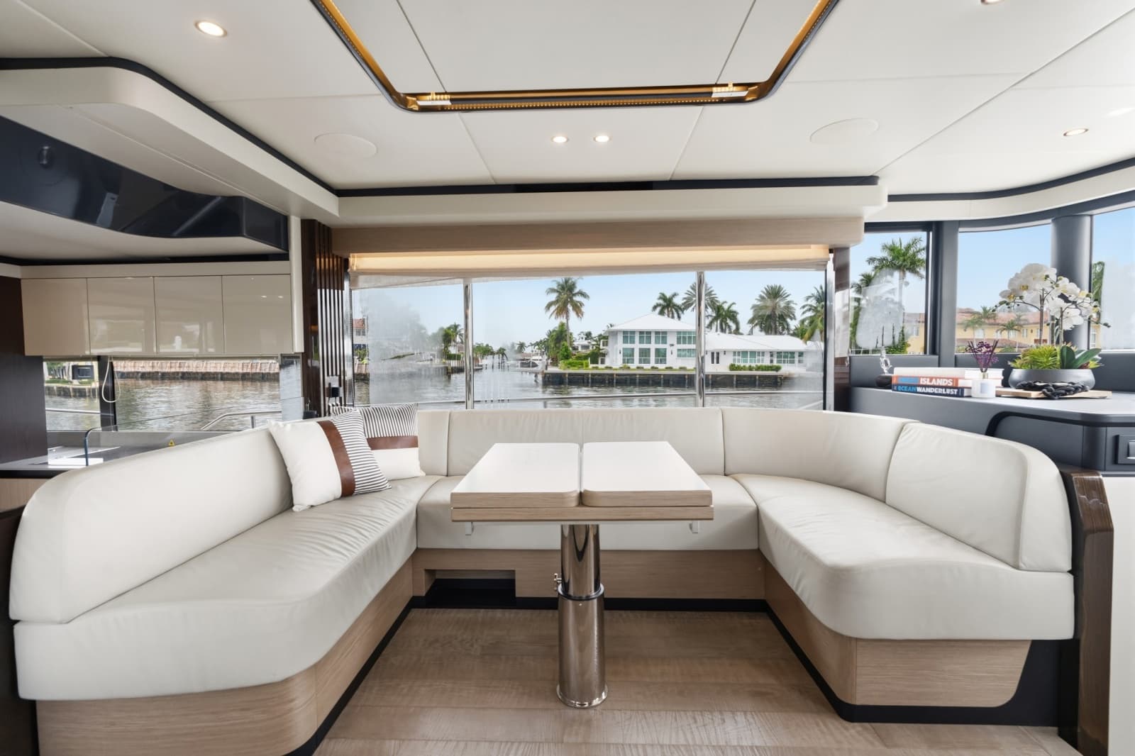 2022 Absolute Navetta 52