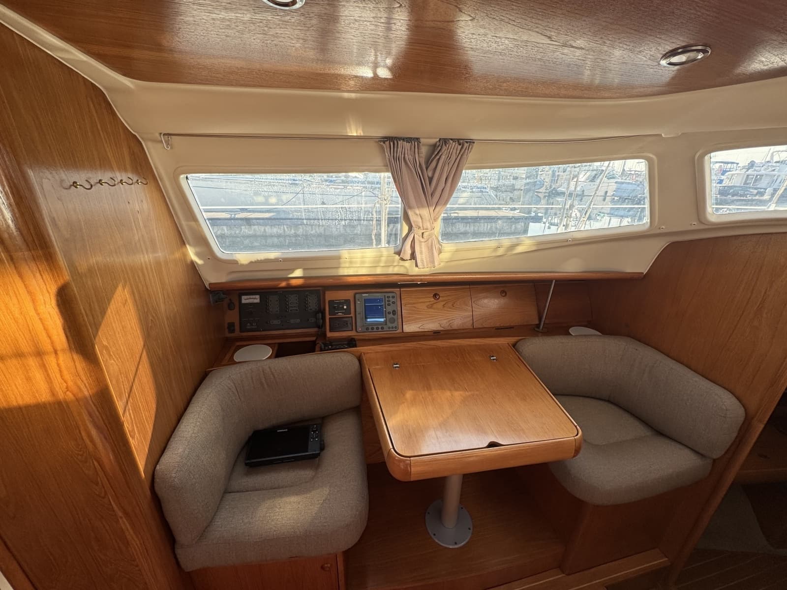 1999 Jeanneau 