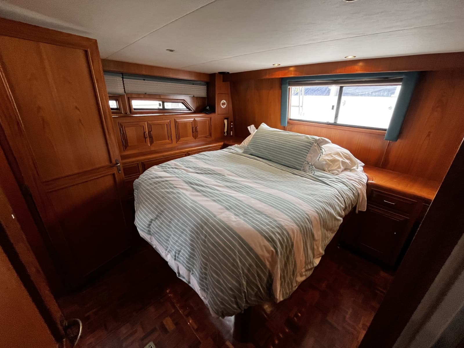 1997 Ocean Alexander 