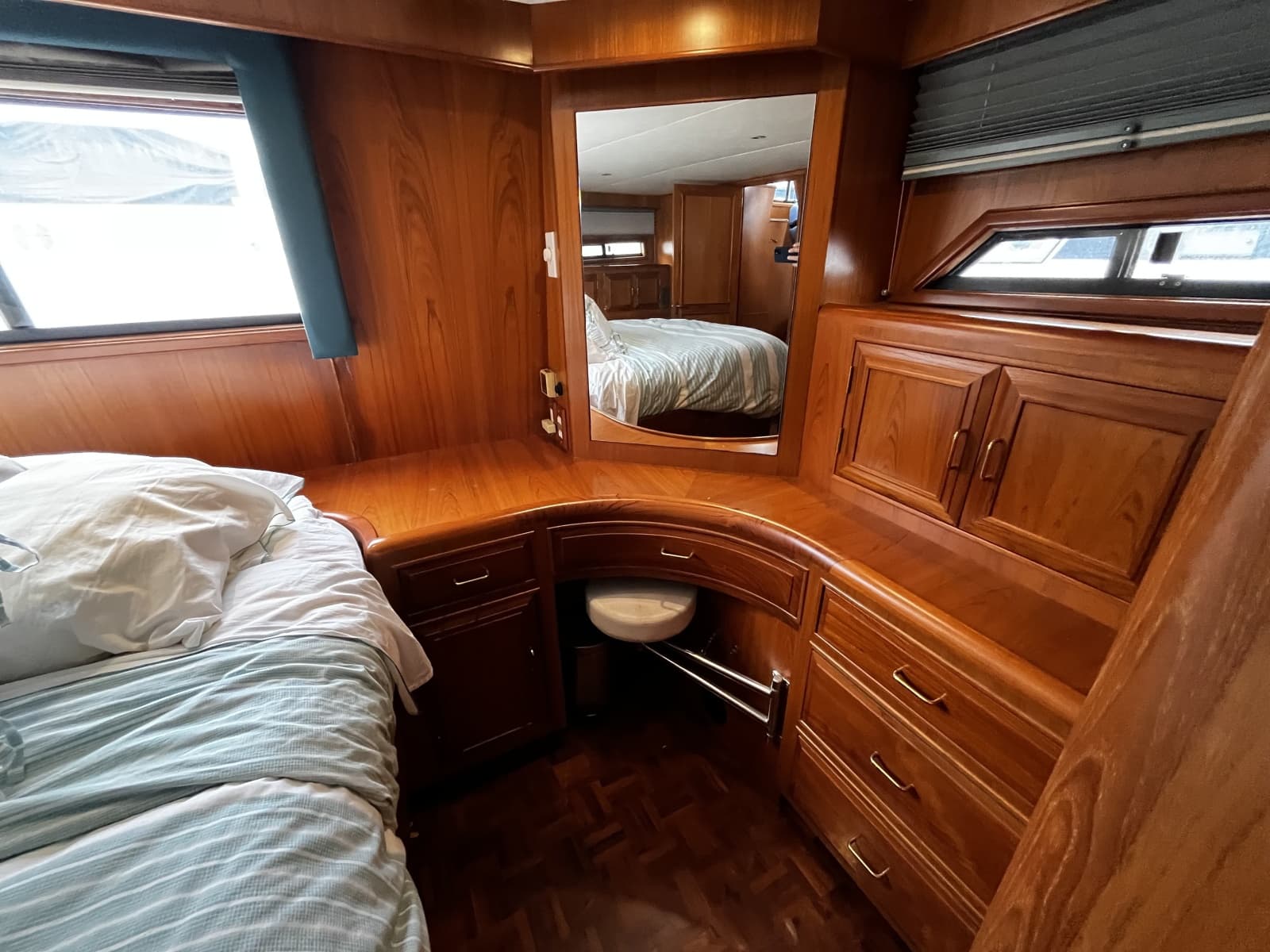 1997 Ocean Alexander 