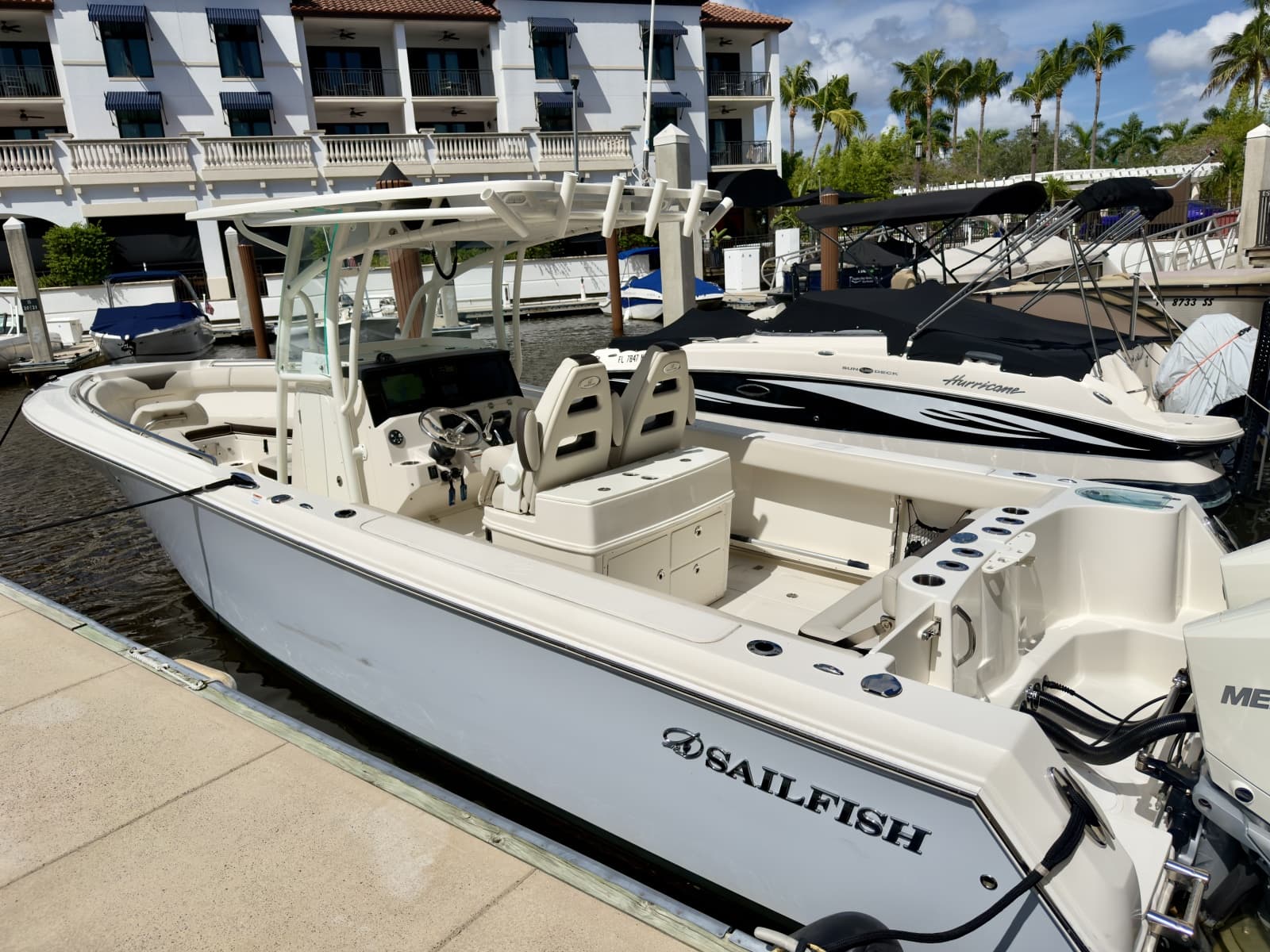 2023 Sailfish 290 CC