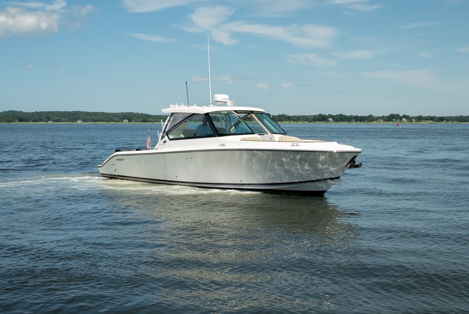 2018 Pursuit 325 DC