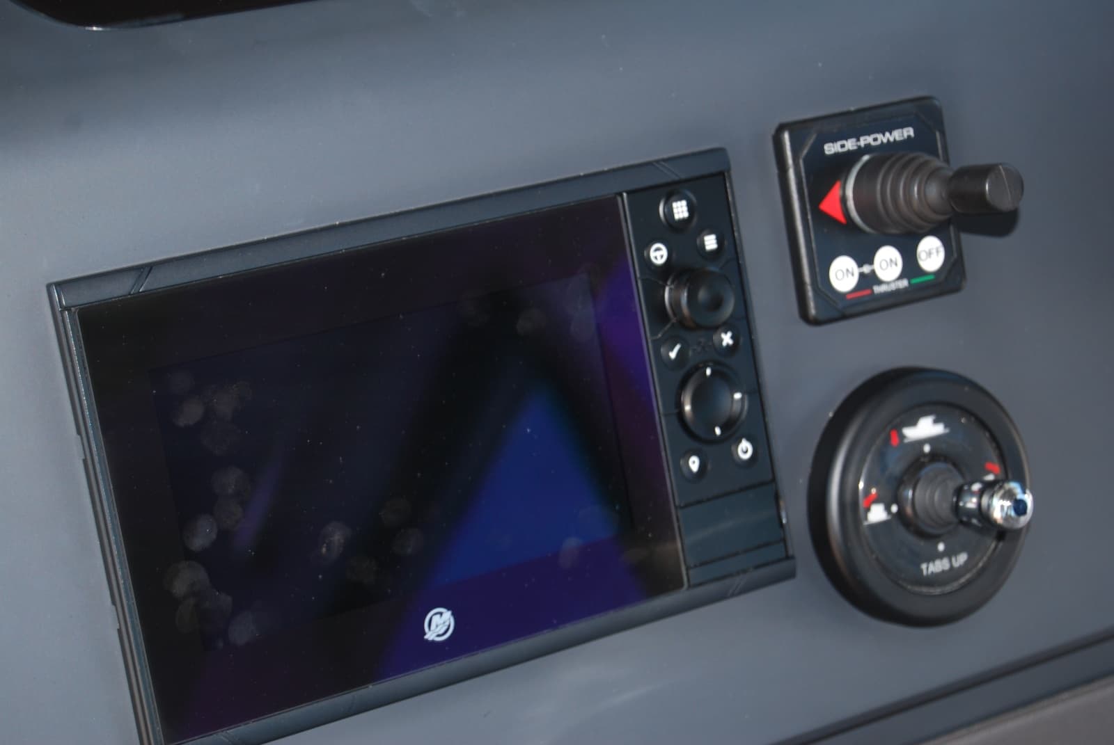 2022 Axopar 37 XC Cross Cabin