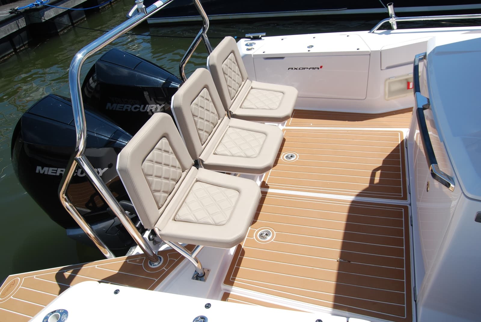 2022 Axopar 37 XC Cross Cabin