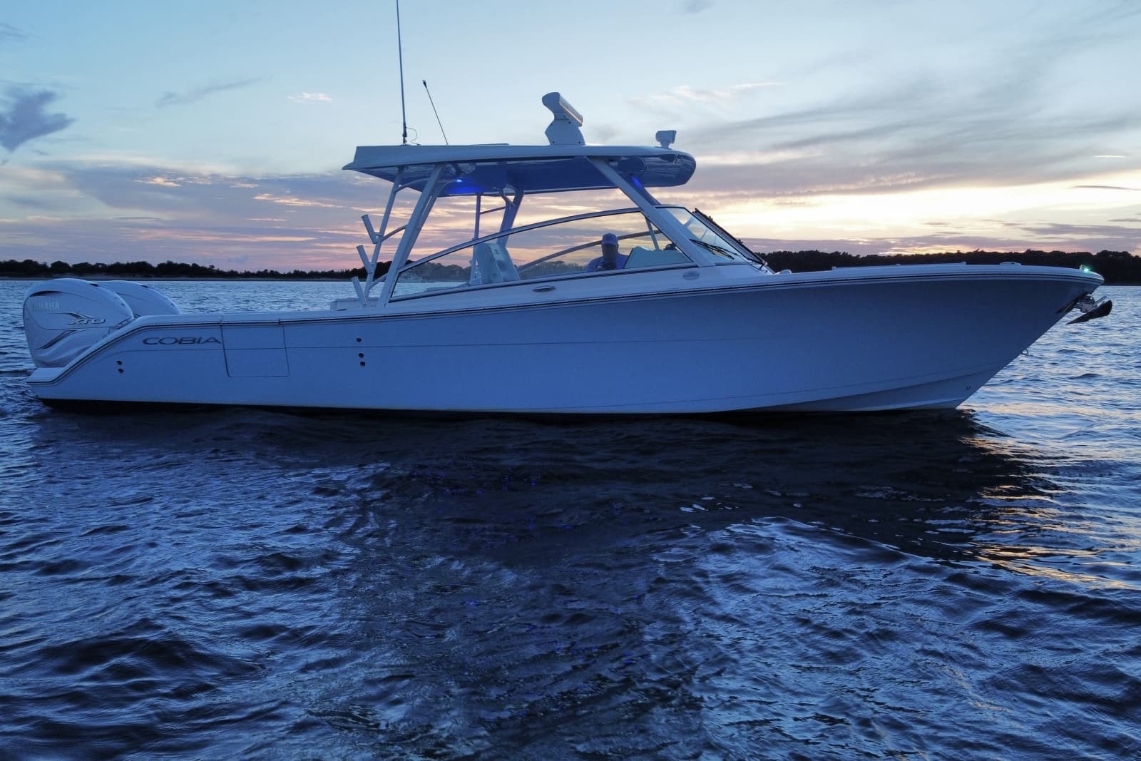 2023 Cobia 330 DC