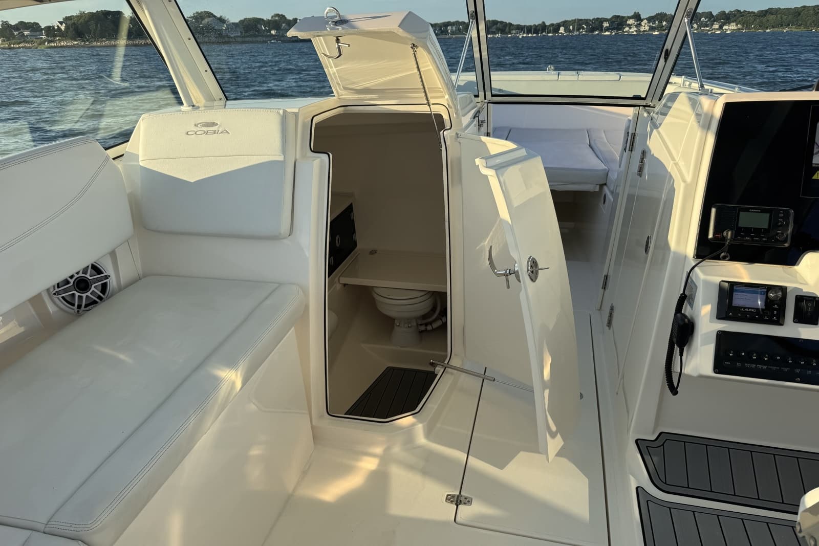 2023 Cobia 330 DC