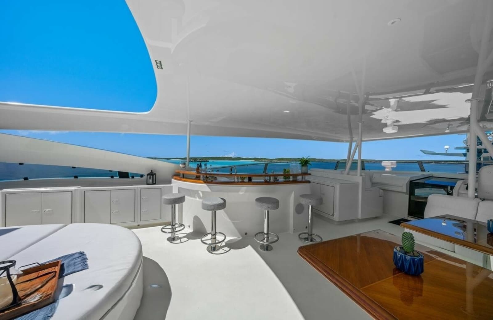 2009 Palmer Johnson Raised Pilothouse Flybridge