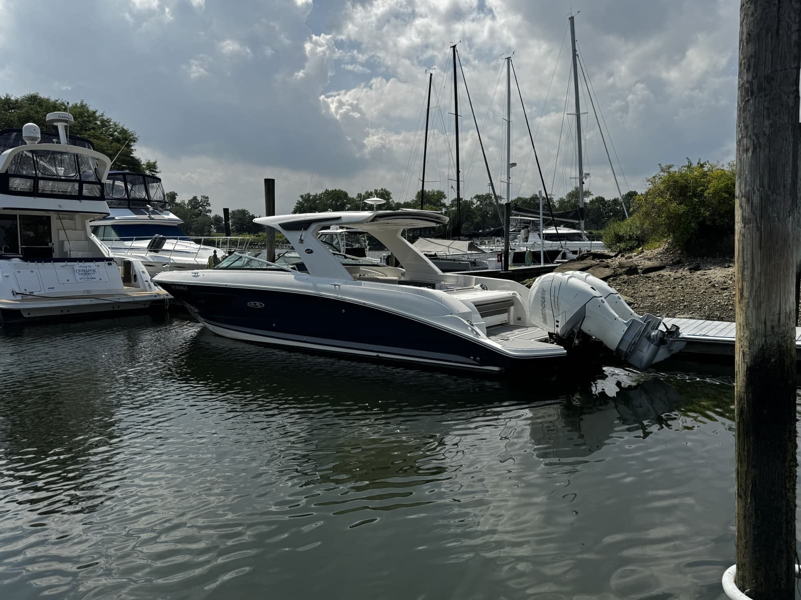 2021 Sea Ray 350 SLX