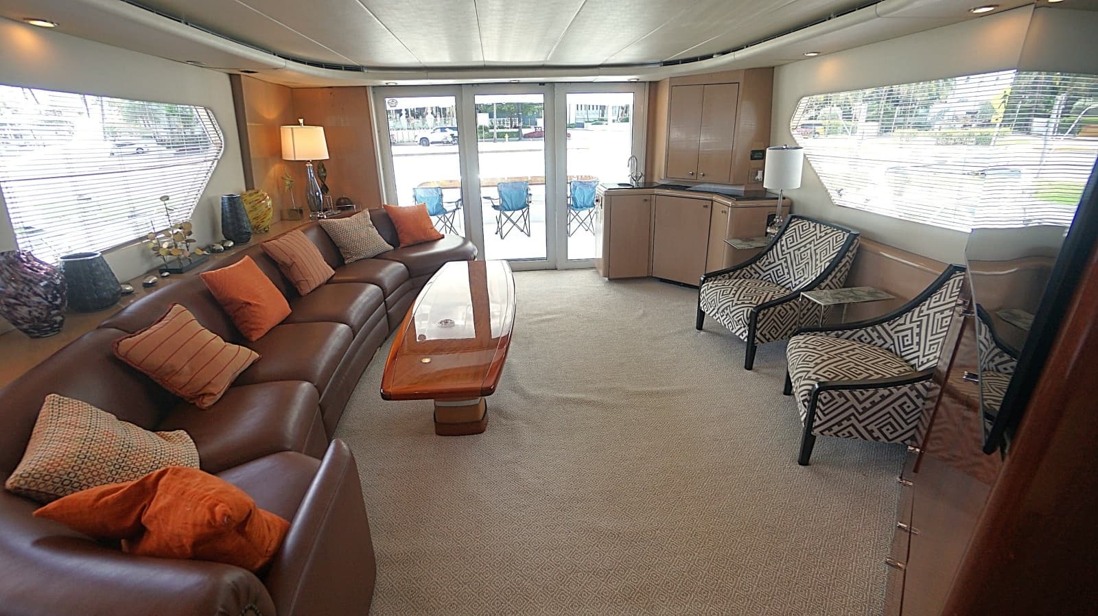 004 Main Deck Salon Aft