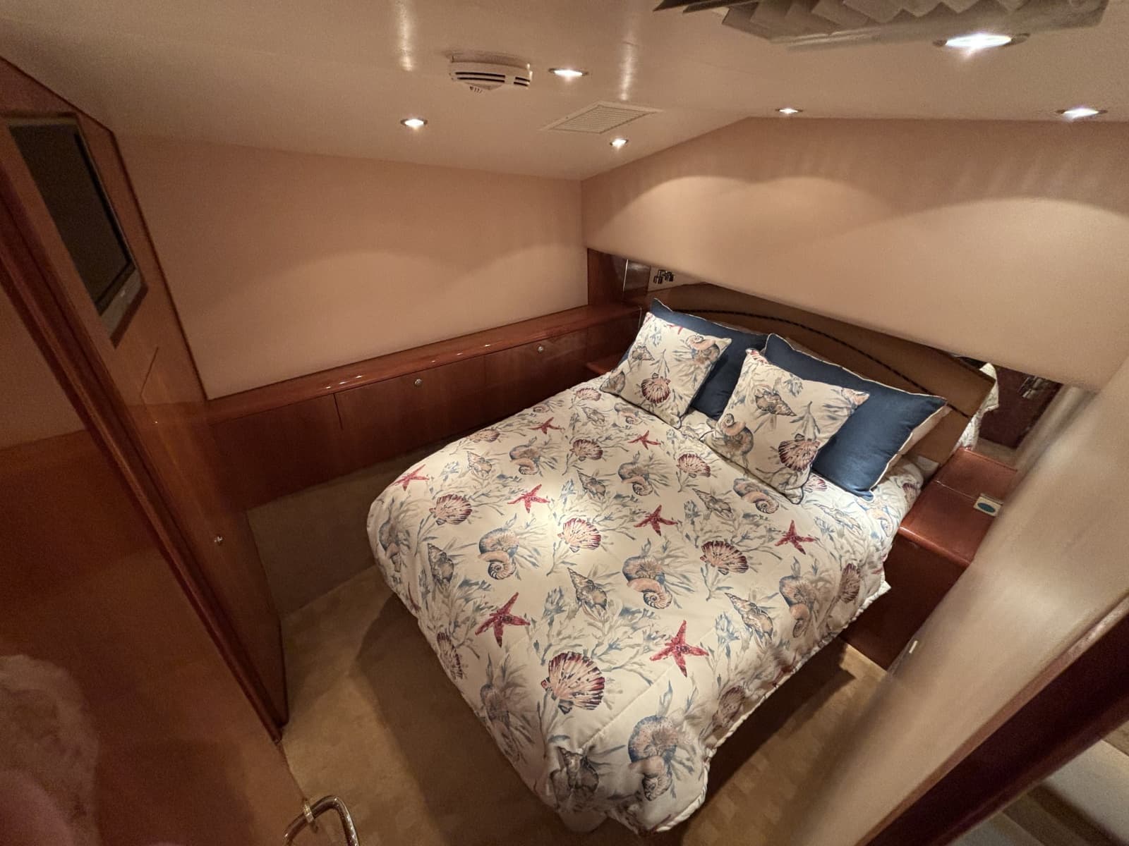 2005 Hatteras Convertible