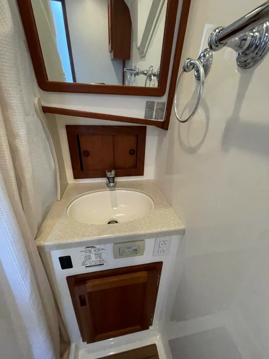 2010 Nordic Tugs 32/34 Pilothouse