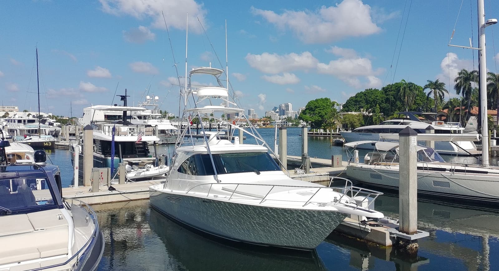 2020 Viking 44 Sport Coupe