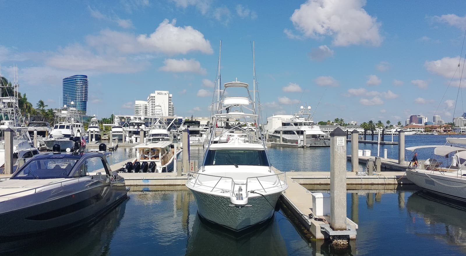 2020 Viking 44 Sport Coupe