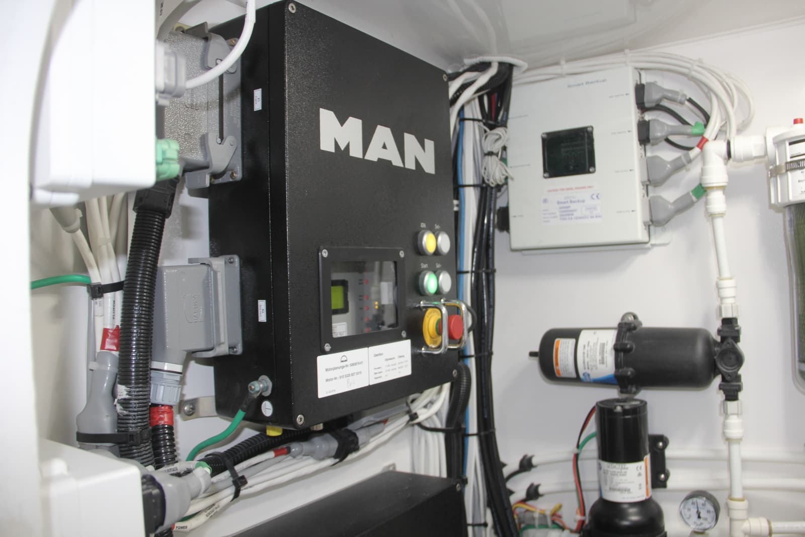 2020 Viking 44 Sport Coupe