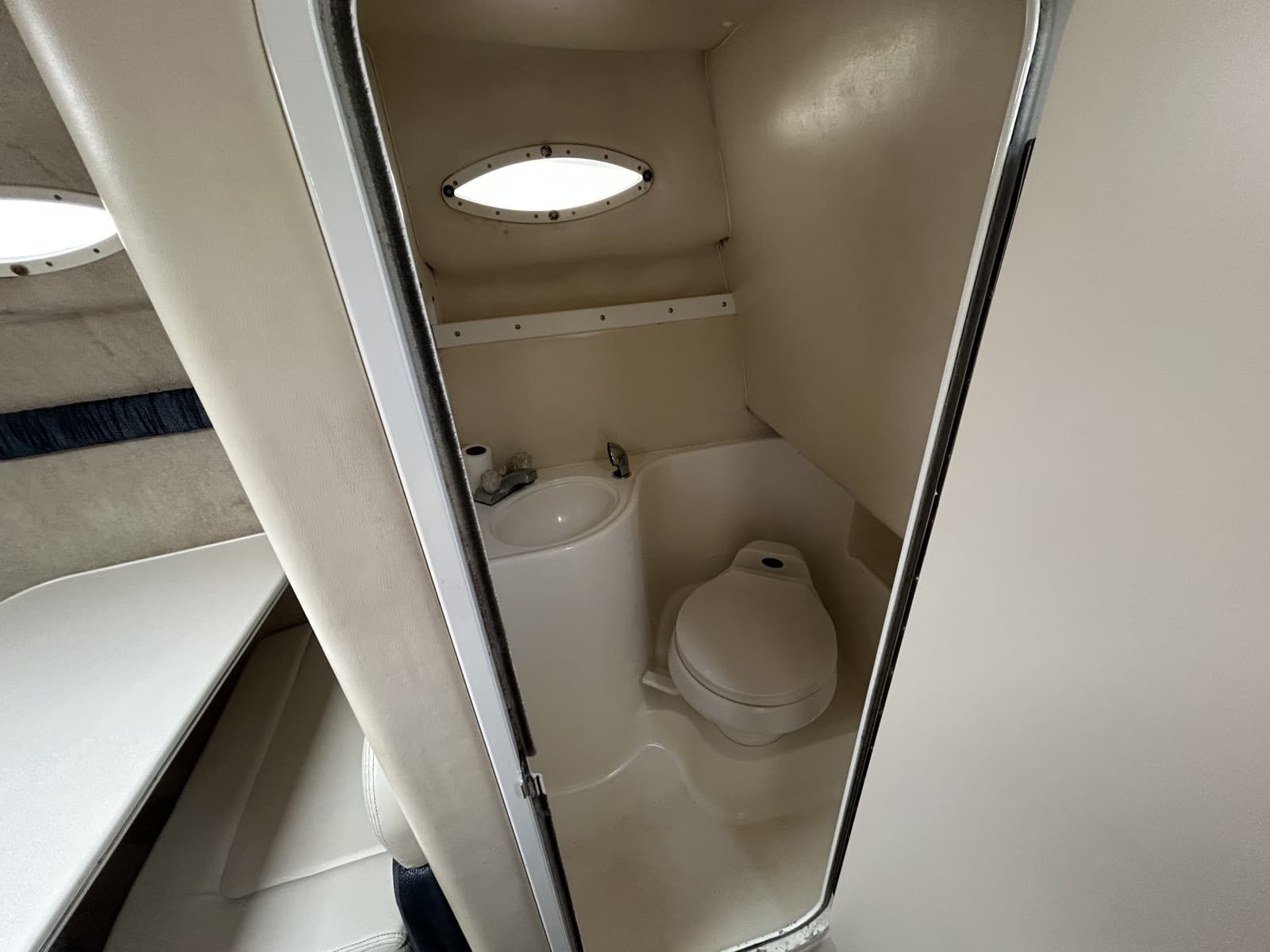 2002 Wellcraft 2600 Martinique