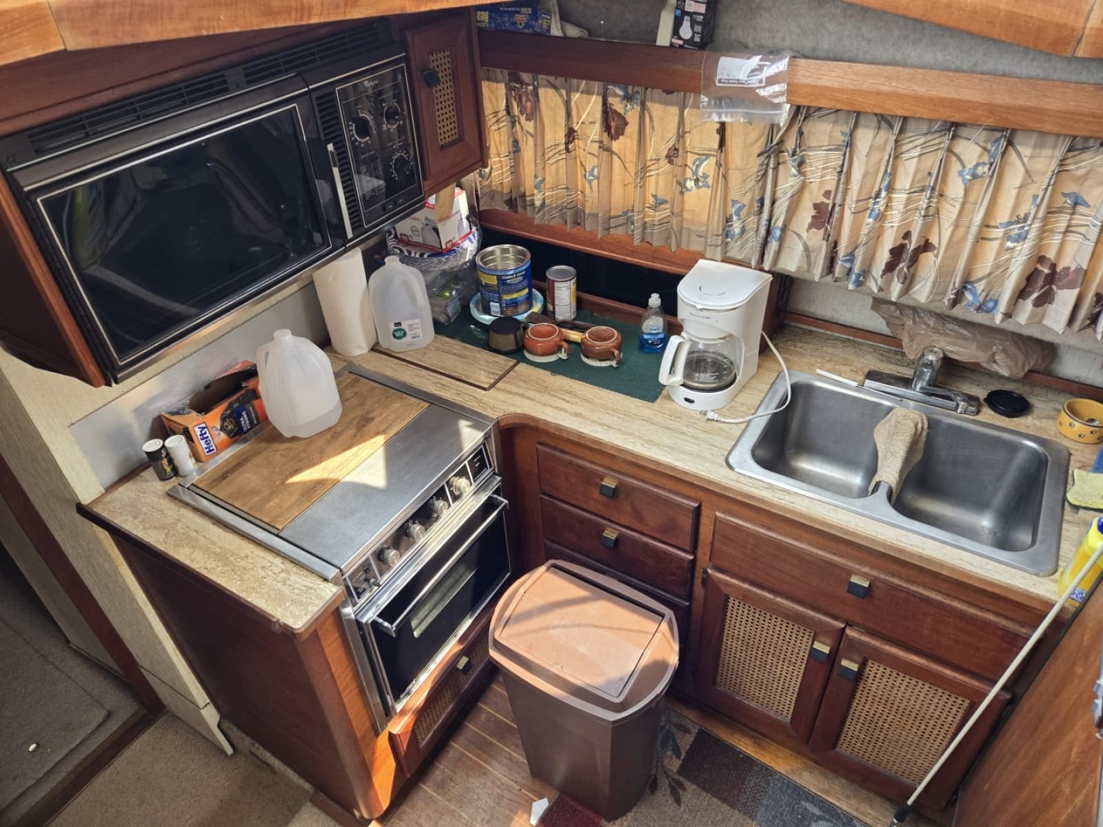 1986 Bayliner 3870