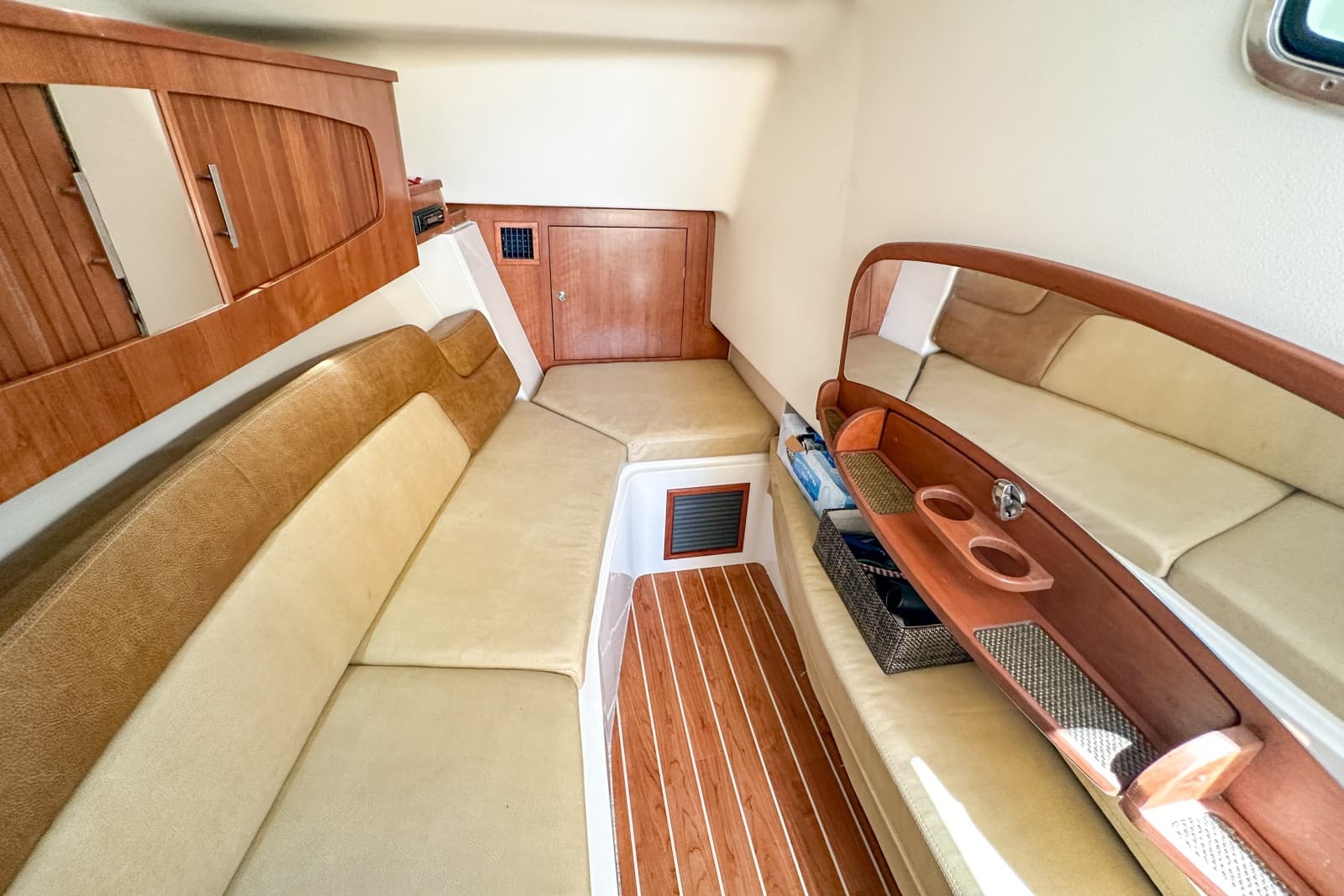 2015 Grady-White 375 Freedom
