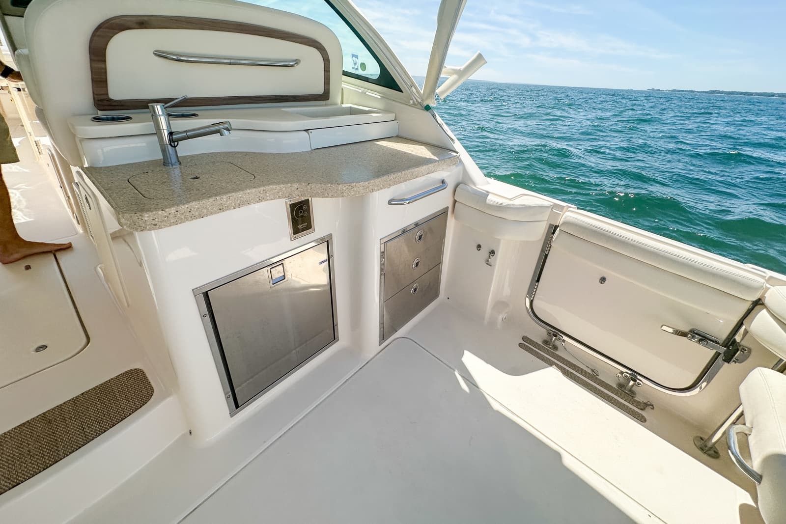 2015 Grady-White 375 Freedom